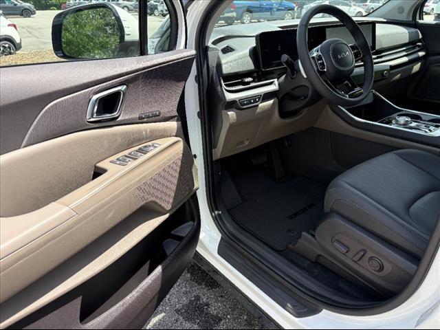 new 2026 Kia Carnival Hybrid car, priced at $45,385
