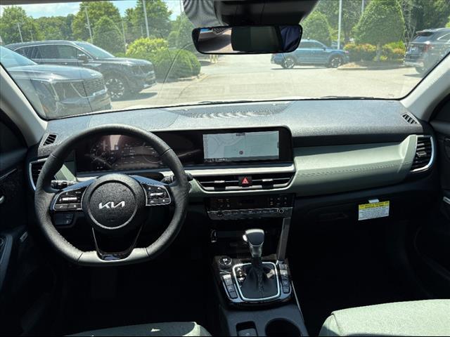 new 2025 Kia Seltos car, priced at $33,211