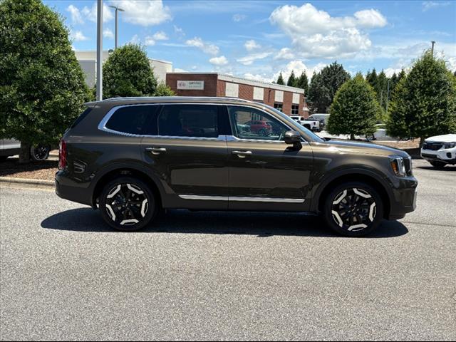 new 2025 Kia Telluride car, priced at $42,100