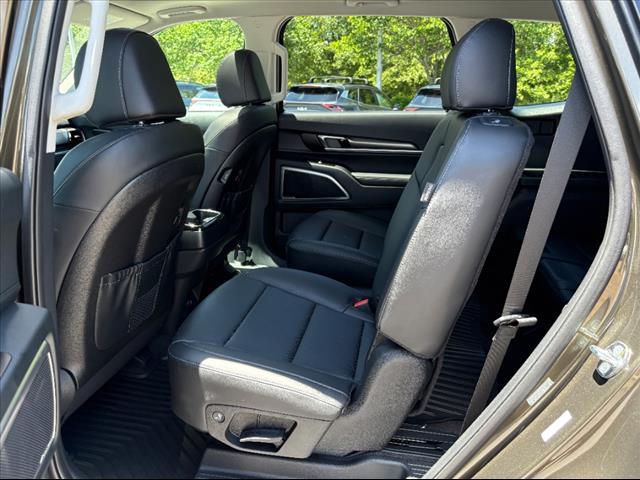 new 2025 Kia Telluride car, priced at $42,100