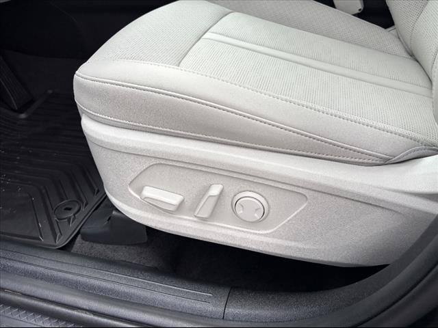 new 2025 Kia Sorento car, priced at $37,703