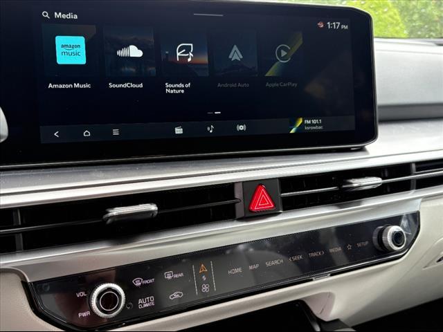 new 2025 Kia Sorento car, priced at $37,703