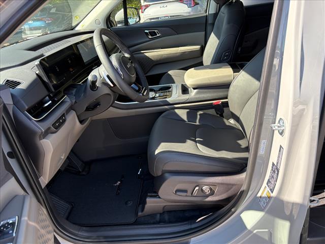 new 2026 Kia Carnival Hybrid car, priced at $46,135