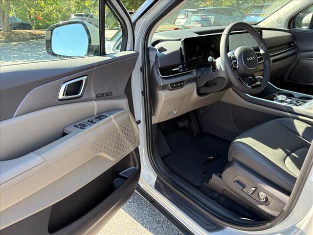 new 2026 Kia Carnival Hybrid car, priced at $46,135