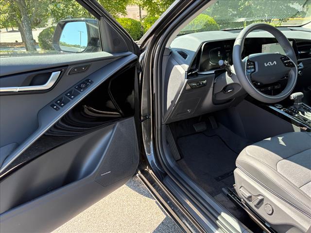 new 2025 Kia Niro car, priced at $33,300