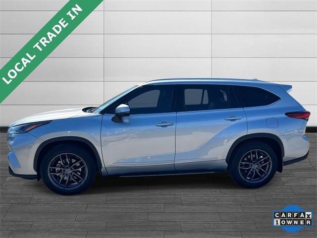 used 2022 Toyota Highlander car, priced at $32,992