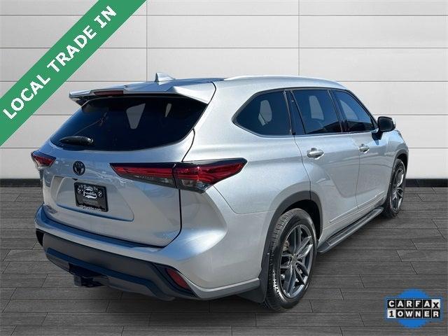 used 2022 Toyota Highlander car, priced at $32,992