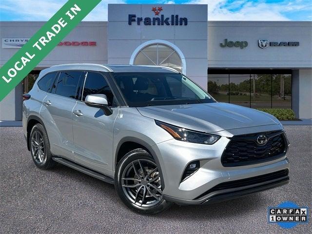 used 2022 Toyota Highlander car, priced at $32,992