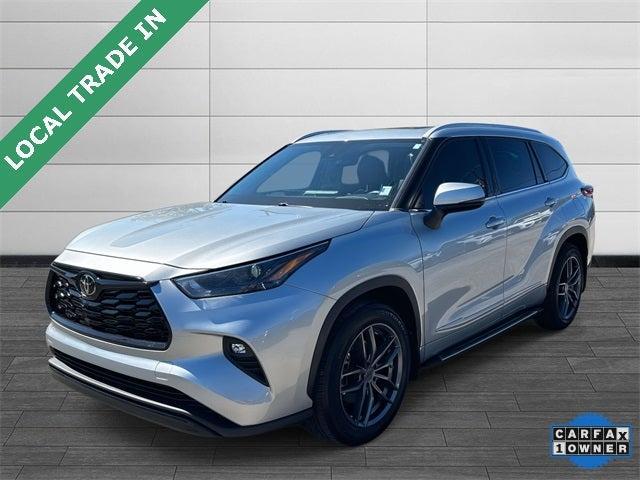 used 2022 Toyota Highlander car, priced at $32,992