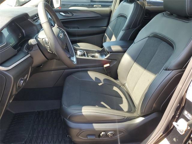 new 2025 Jeep Grand Cherokee car, priced at $40,030