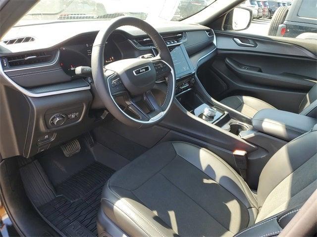 new 2025 Jeep Grand Cherokee car, priced at $40,030