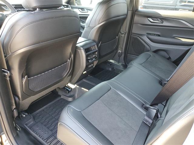 new 2025 Jeep Grand Cherokee car, priced at $40,030