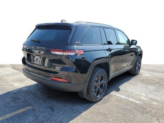 new 2025 Jeep Grand Cherokee car, priced at $40,030