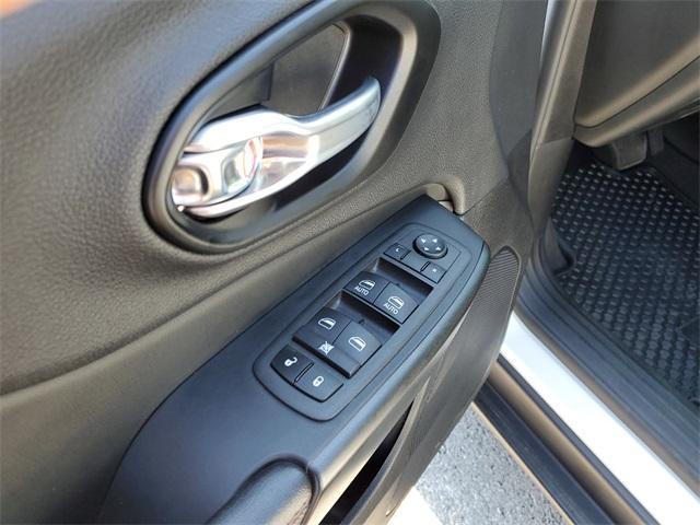 used 2022 Jeep Cherokee car, priced at $32,483