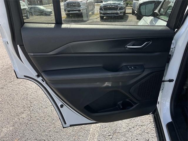 new 2025 Jeep Grand Cherokee L car, priced at $38,865