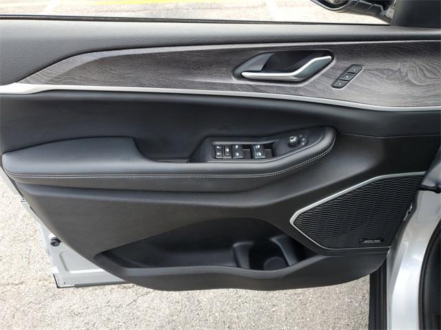 used 2022 Jeep Grand Cherokee car, priced at $37,620