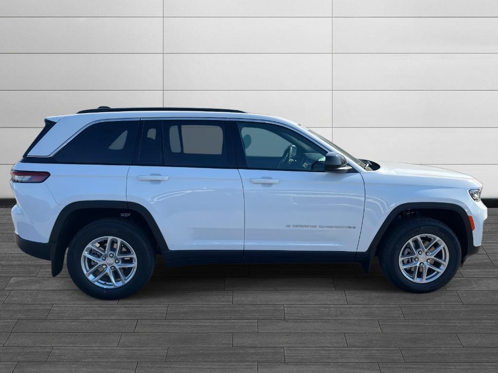 new 2025 Jeep Grand Cherokee car, priced at $38,997
