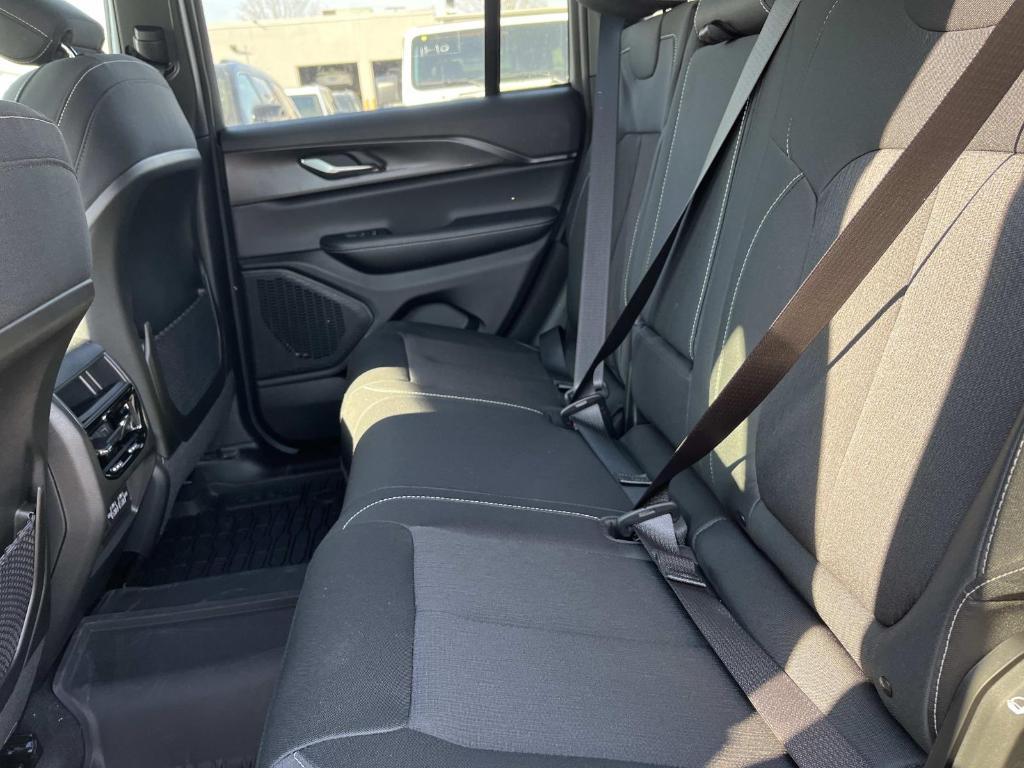 new 2025 Jeep Grand Cherokee car, priced at $38,997