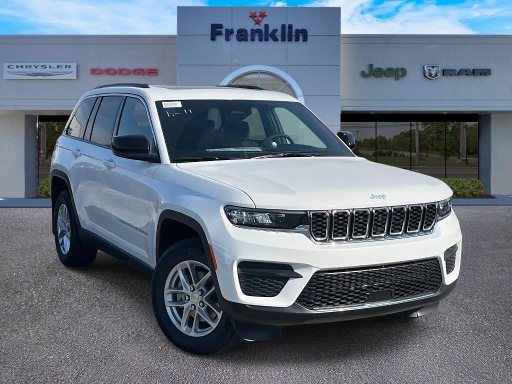 new 2025 Jeep Grand Cherokee car, priced at $38,997