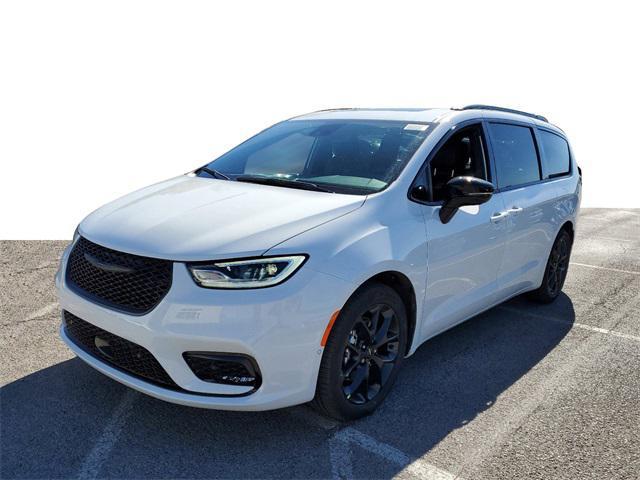 new 2024 Chrysler Pacifica car, priced at $44,142