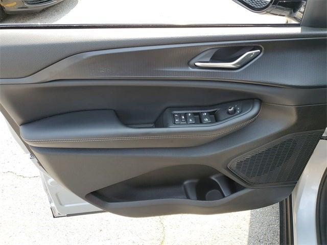 used 2024 Jeep Grand Cherokee car, priced at $36,995