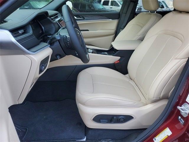 new 2025 Jeep Grand Cherokee car, priced at $46,746