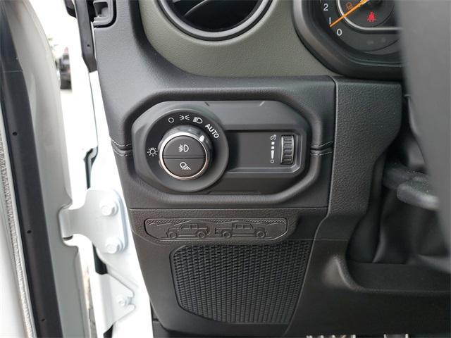 new 2025 Jeep Gladiator car, priced at $77,476