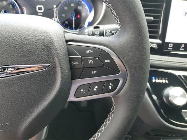 new 2025 Chrysler Pacifica car, priced at $47,804
