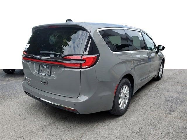 new 2025 Chrysler Pacifica car, priced at $47,804