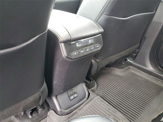 used 2022 Toyota Highlander car, priced at $38,501