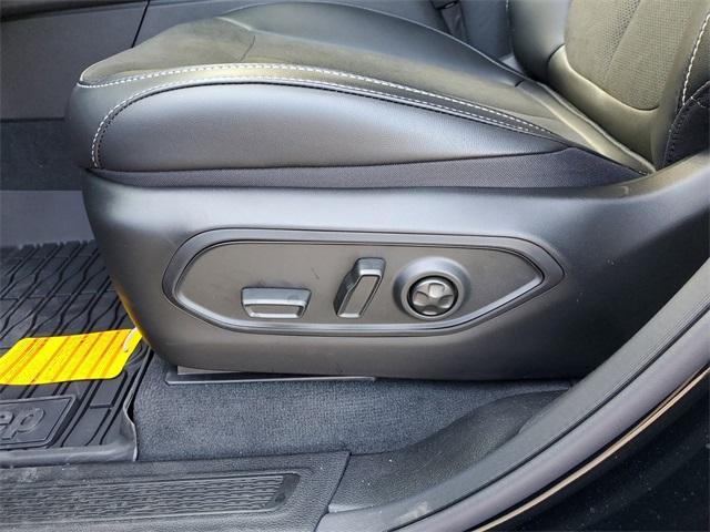 new 2025 Jeep Grand Cherokee car, priced at $47,300