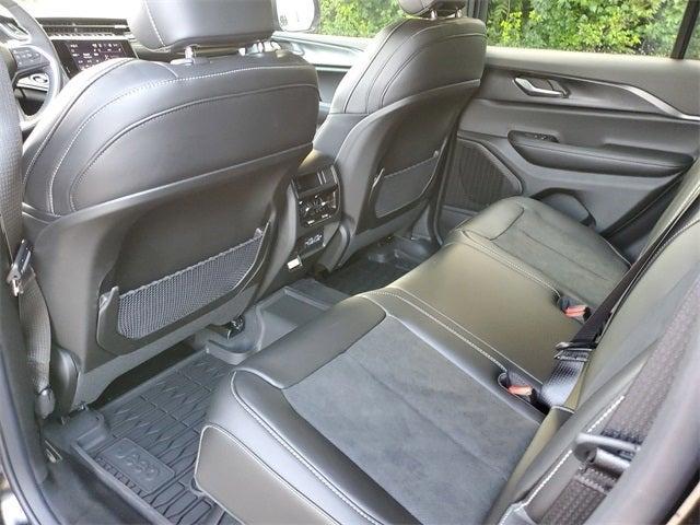 new 2025 Jeep Grand Cherokee car, priced at $47,300
