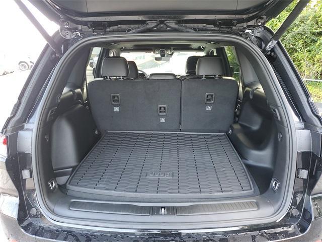 new 2025 Jeep Grand Cherokee car, priced at $47,300