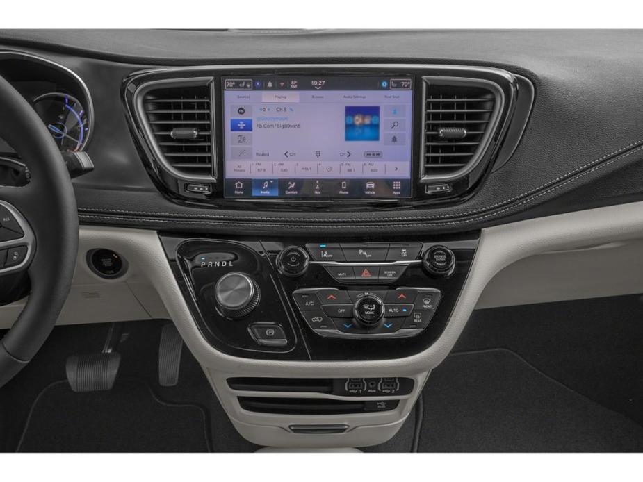 new 2024 Chrysler Pacifica Hybrid car, priced at $40,260