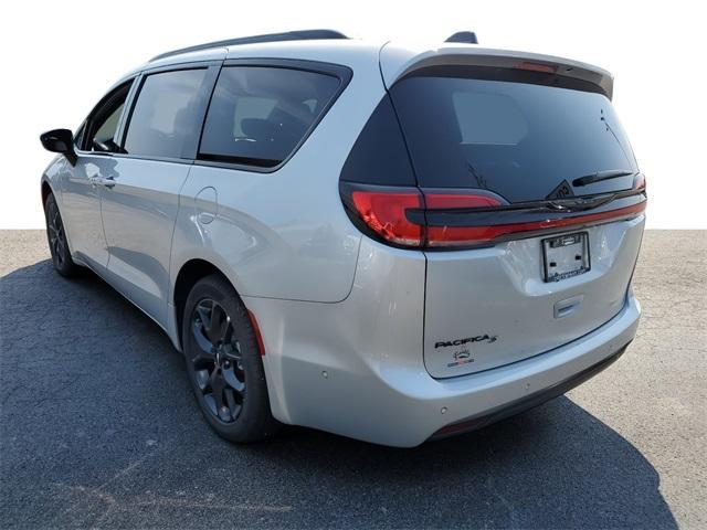 new 2024 Chrysler Pacifica car, priced at $39,175