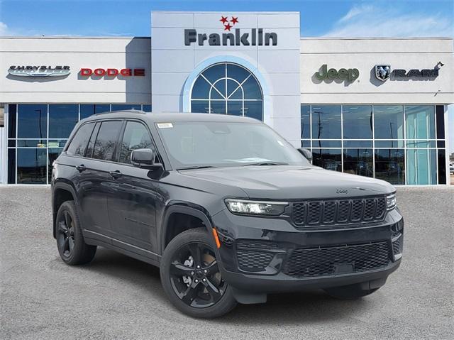 new 2025 Jeep Grand Cherokee car, priced at $45,290