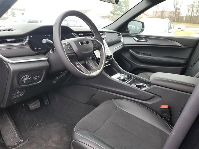 new 2025 Jeep Grand Cherokee car, priced at $45,290