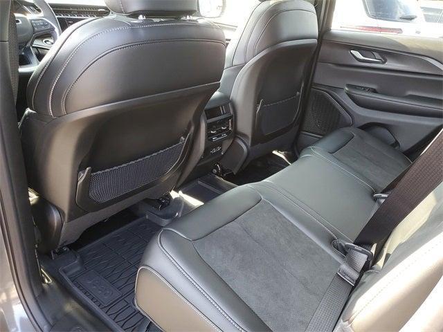 new 2025 Jeep Grand Cherokee car, priced at $40,885