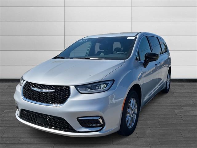 new 2026 Chrysler Pacifica car, priced at $42,449