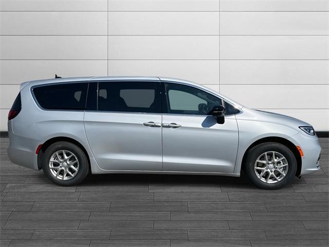 new 2026 Chrysler Pacifica car, priced at $42,449