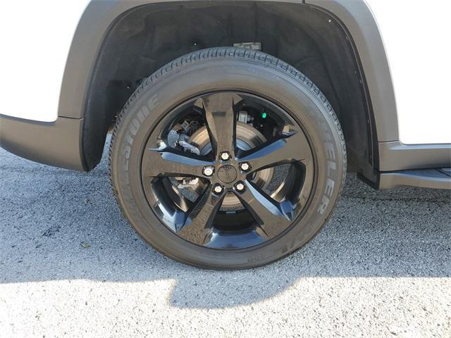 used 2022 Jeep Grand Cherokee car, priced at $37,703