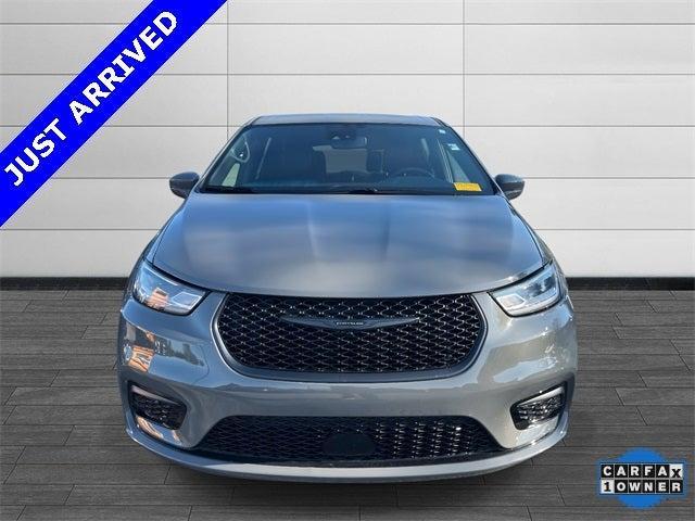 used 2022 Chrysler Pacifica Hybrid car, priced at $28,990