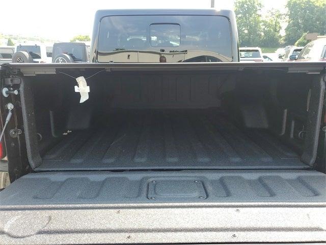 new 2025 Jeep Gladiator car, priced at $43,882