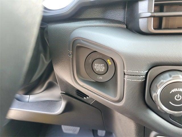 new 2025 Jeep Gladiator car, priced at $43,882