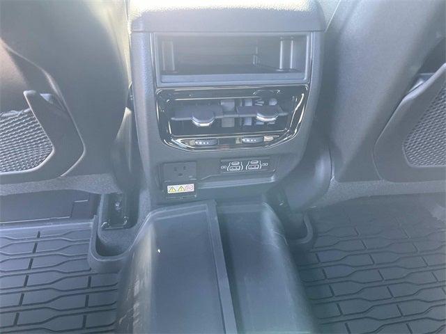 new 2025 Jeep Grand Cherokee car, priced at $38,033