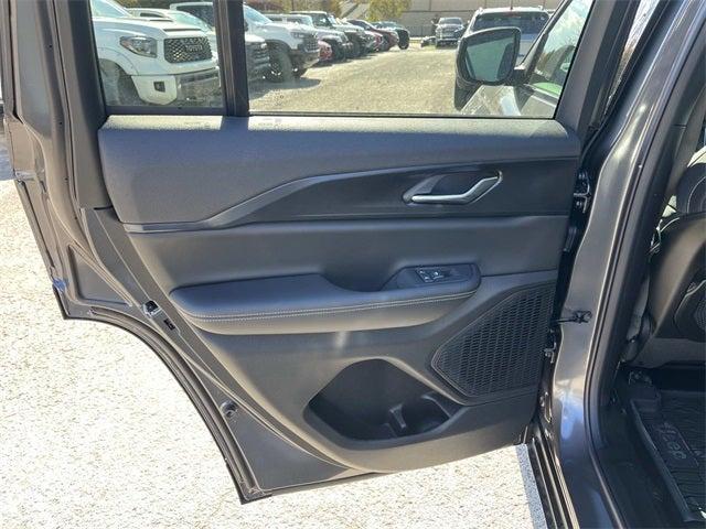 new 2025 Jeep Grand Cherokee car, priced at $38,033