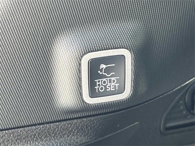 new 2025 Jeep Grand Cherokee car, priced at $38,033