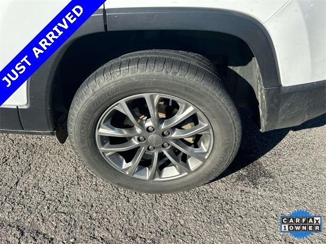 used 2019 Jeep Cherokee car, priced at $13,990