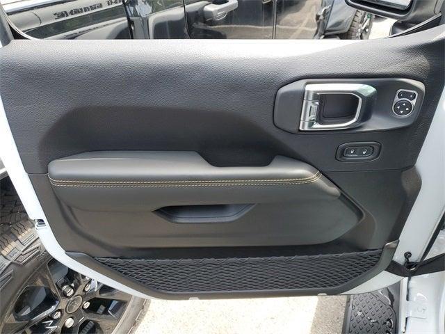 new 2025 Jeep Gladiator car, priced at $43,287