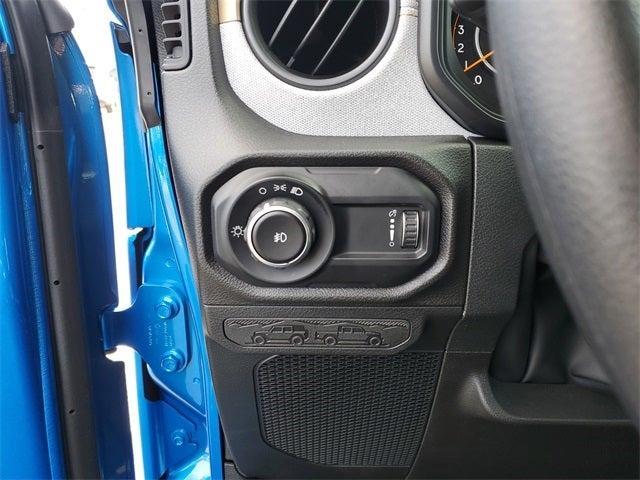 new 2025 Jeep Wrangler car, priced at $40,309
